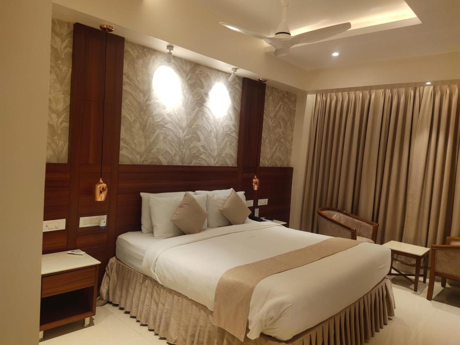 Hotel The Plaza Haydarabad Dış mekan fotoğraf