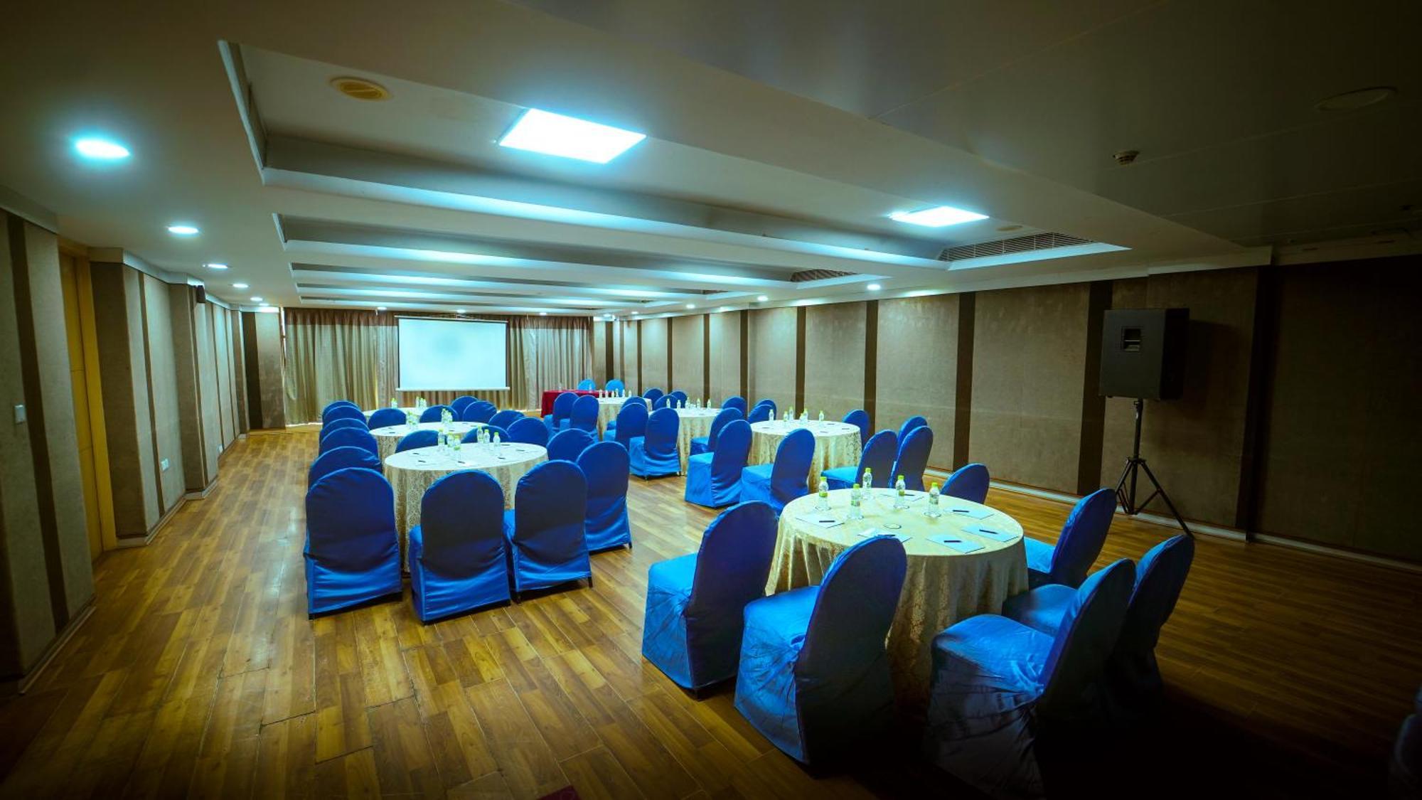 Hotel The Plaza Haydarabad Dış mekan fotoğraf