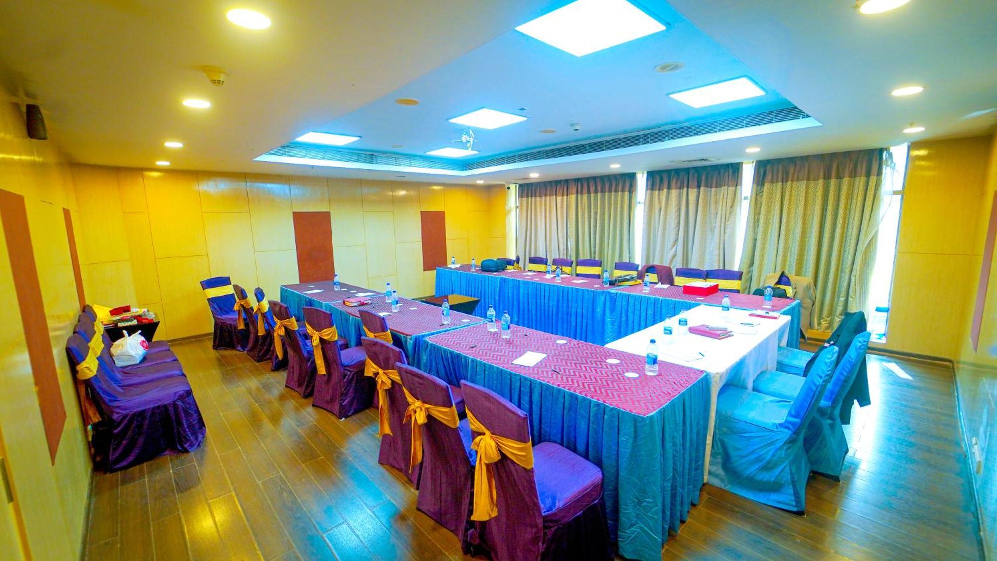 Hotel The Plaza Haydarabad Dış mekan fotoğraf
