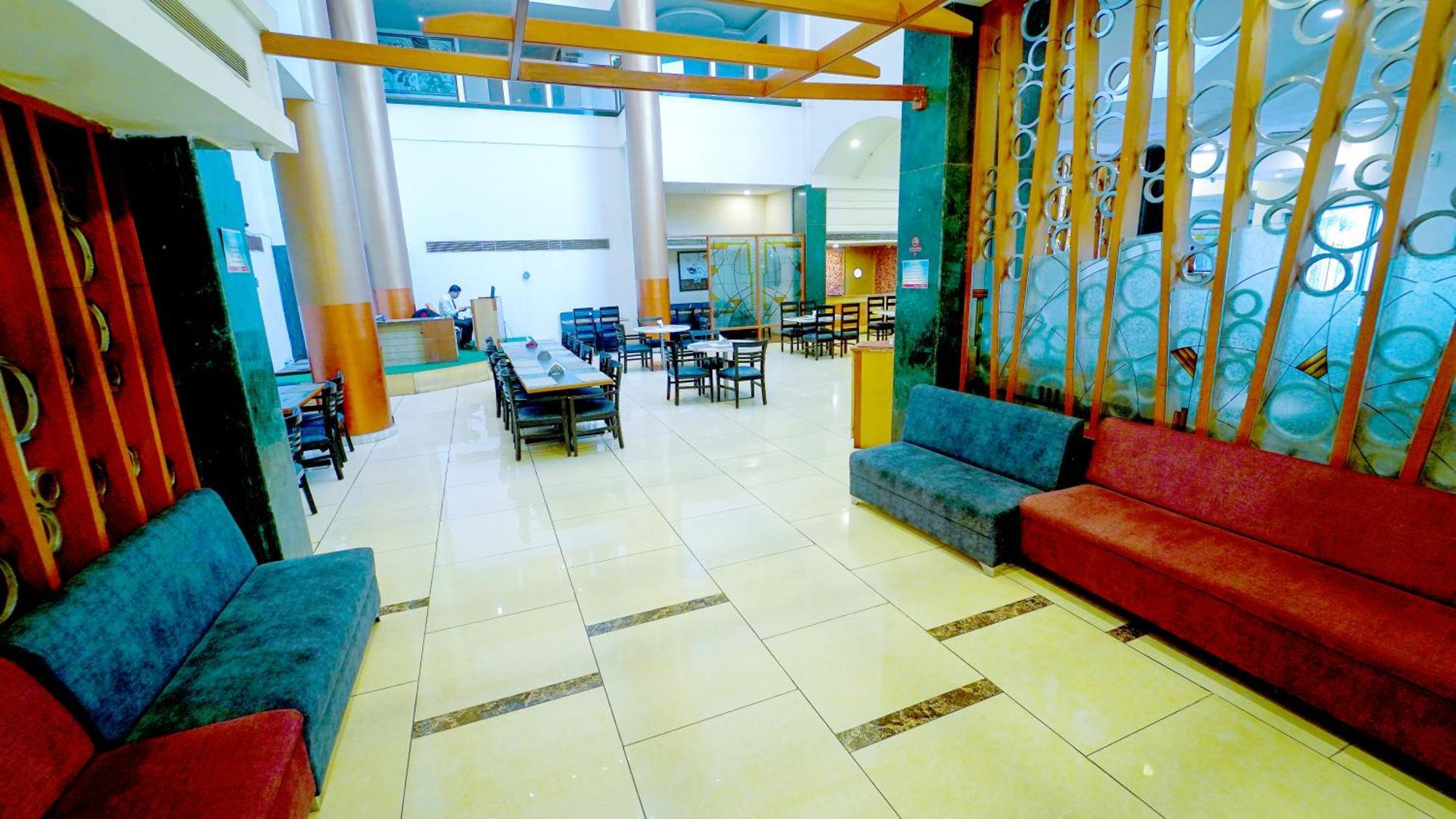 Hotel The Plaza Haydarabad Dış mekan fotoğraf