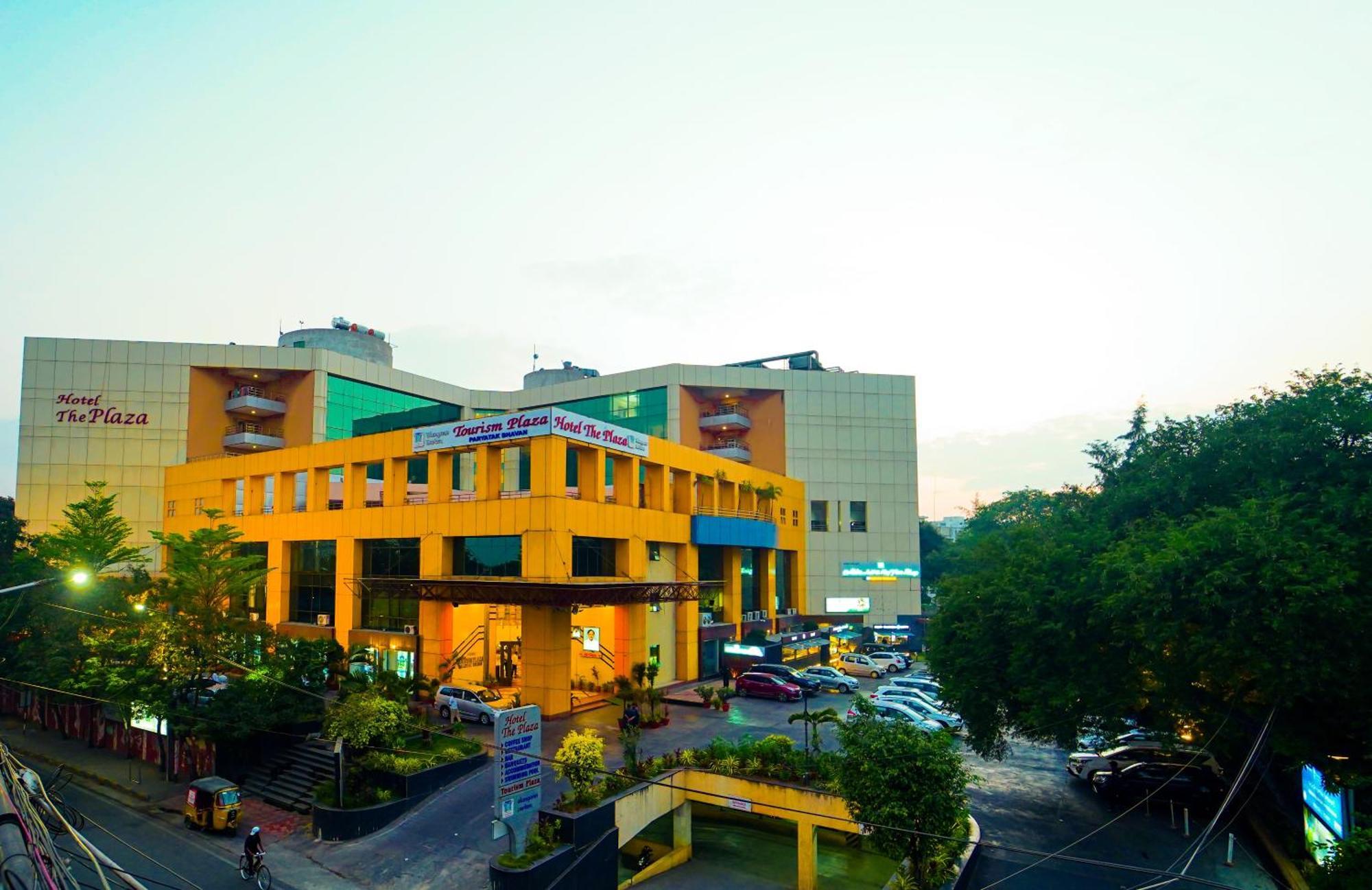 Hotel The Plaza Haydarabad Dış mekan fotoğraf
