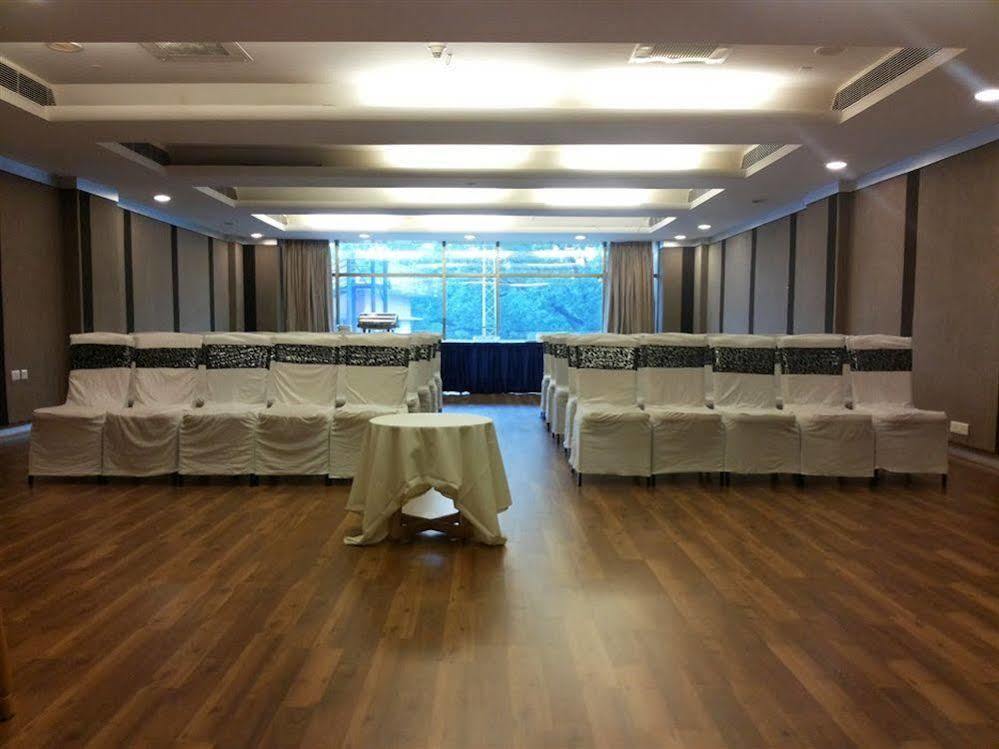 Hotel The Plaza Haydarabad Dış mekan fotoğraf