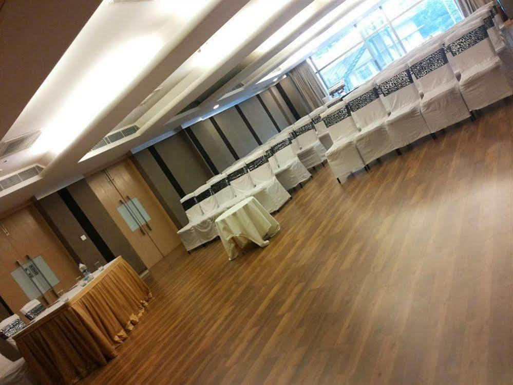 Hotel The Plaza Haydarabad Dış mekan fotoğraf